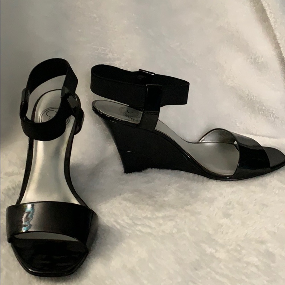 Jessica Simpson Wedges